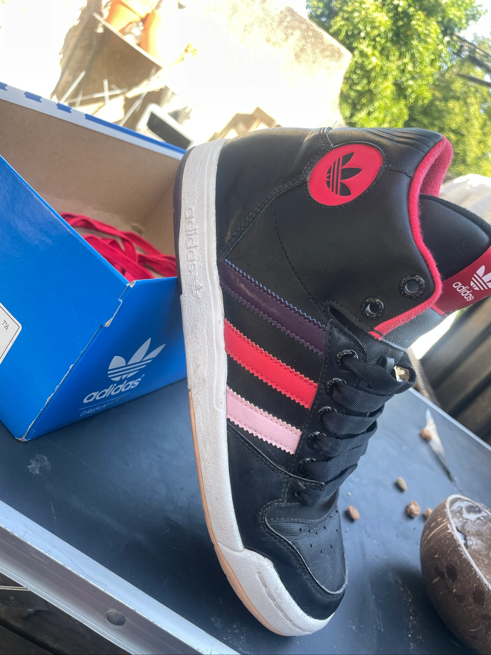 Black Adidas Sneaker – photo 2